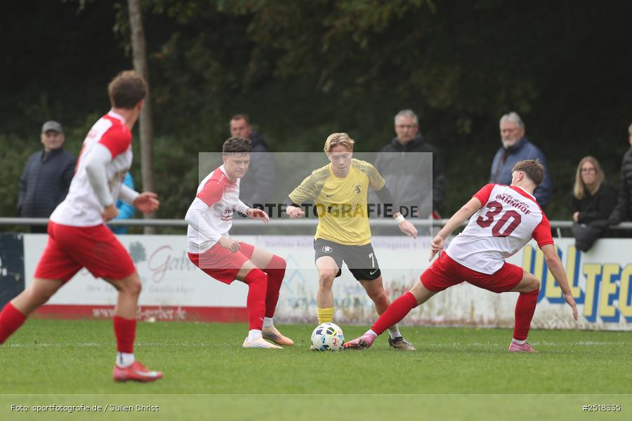 sport, action, Sportgelände, SpVgg Hösbach-Bahnhof, SpVgg Giebelstadt, Hösbach-Bahnhof, HOS, GIE, Fussball, Bezirksliga Unterfranken West, BFV, 19.10.2025, 14. Spieltag - Bild-ID: 2518335