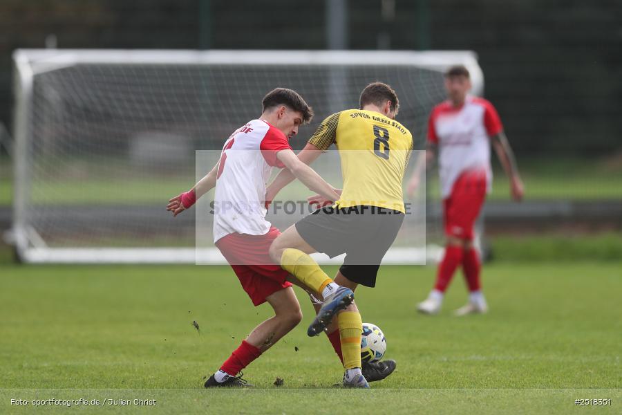 sport, action, Sportgelände, SpVgg Hösbach-Bahnhof, SpVgg Giebelstadt, Hösbach-Bahnhof, HOS, GIE, Fussball, Bezirksliga Unterfranken West, BFV, 19.10.2025, 14. Spieltag - Bild-ID: 2518351