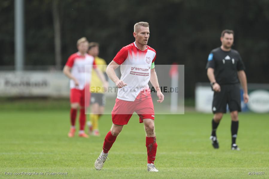sport, action, Sportgelände, SpVgg Hösbach-Bahnhof, SpVgg Giebelstadt, Hösbach-Bahnhof, HOS, GIE, Fussball, Bezirksliga Unterfranken West, BFV, 19.10.2025, 14. Spieltag - Bild-ID: 2518357