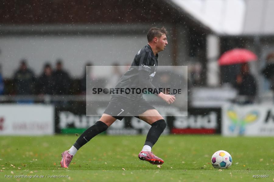 sport, action, TSV Karlburg, Landesliga Nordwest, LIF, Karlburg, KAR, Fussball, Fundamentum Sportpark, BFV, 25.10.2025, 17. Spieltag, 1. FC Lichtenfels - Bild-ID: 2518857