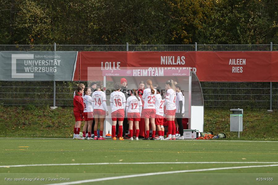 Sportpark Heuchelhof, Würzburg, 26.10.2025, sport, action, Fussball, BFV, 15. Spieltag, Bezirksoberliga Frauen, SV Veitshöchheim, FC Würzburger Kickers II - Bild-ID: 2519355