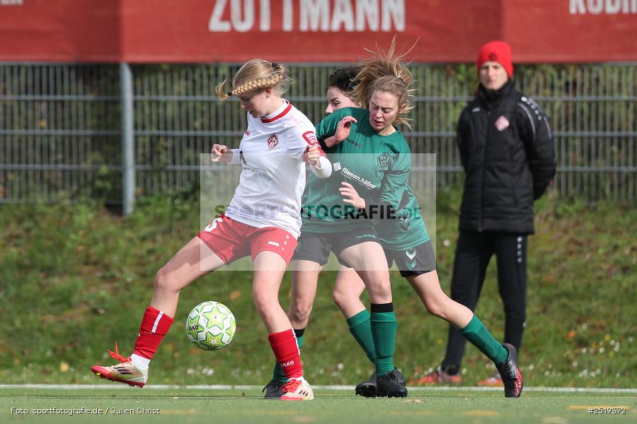 Sportpark Heuchelhof, Würzburg, 26.10.2025, sport, action, Fussball, BFV, 15. Spieltag, Bezirksoberliga Frauen, SV Veitshöchheim, FC Würzburger Kickers II - Bild-ID: 2519372