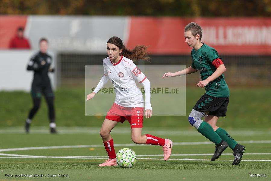 Sportpark Heuchelhof, Würzburg, 26.10.2025, sport, action, Fussball, BFV, 15. Spieltag, Bezirksoberliga Frauen, SV Veitshöchheim, FC Würzburger Kickers II - Bild-ID: 2519376