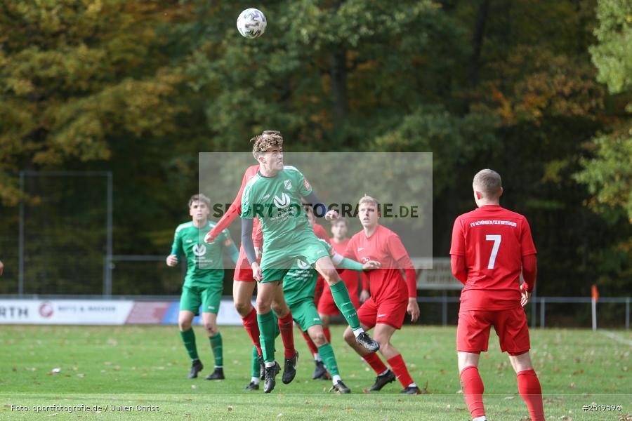 sport, action, Sportgelände, Kreisliga Würzburg Gr. 2, Gemünden-Seifriedsburg, Fussball, FVT, FVGS, FV Thüngersheim, FV Gemünden/Seifriedsburg, BFV, 26.10.2025, 15. Spieltag - Bild-ID: 2519596