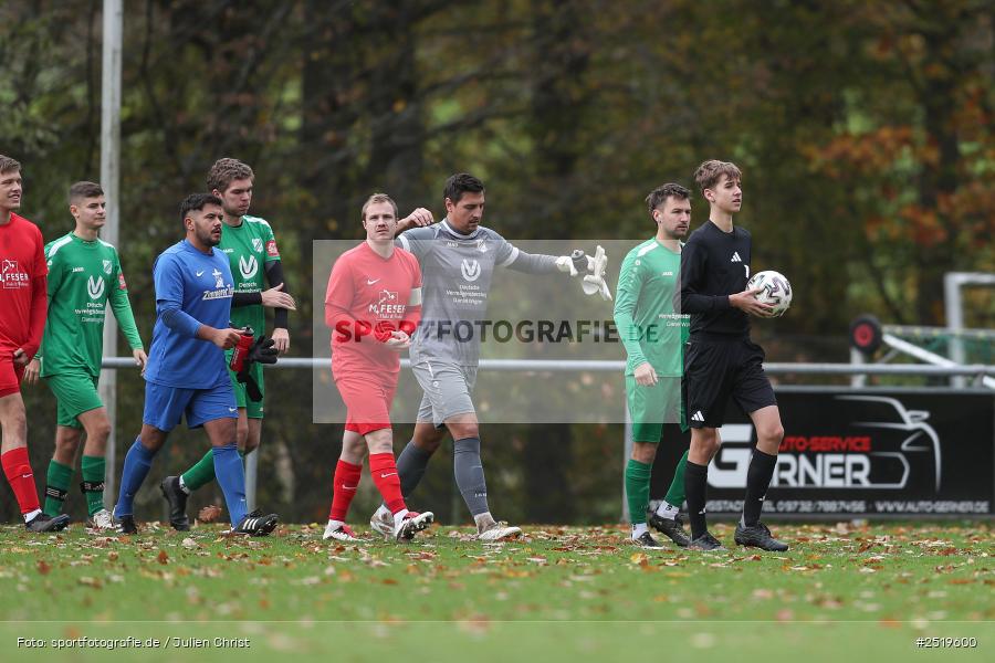 sport, action, Sportgelände, Kreisliga Würzburg Gr. 2, Gemünden-Seifriedsburg, Fussball, FVT, FVGS, FV Thüngersheim, FV Gemünden/Seifriedsburg, BFV, 26.10.2025, 15. Spieltag - Bild-ID: 2519600