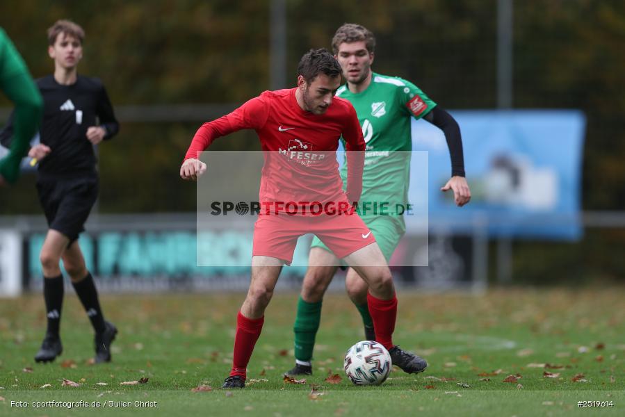 sport, action, Sportgelände, Kreisliga Würzburg Gr. 2, Gemünden-Seifriedsburg, Fussball, FVT, FVGS, FV Thüngersheim, FV Gemünden/Seifriedsburg, BFV, 26.10.2025, 15. Spieltag - Bild-ID: 2519614