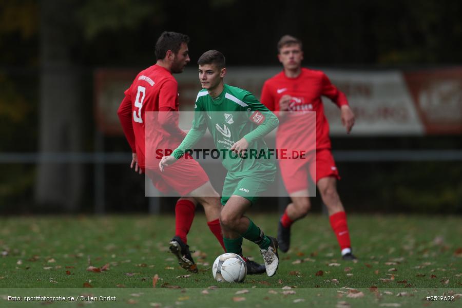 sport, action, Sportgelände, Kreisliga Würzburg Gr. 2, Gemünden-Seifriedsburg, Fussball, FVT, FVGS, FV Thüngersheim, FV Gemünden/Seifriedsburg, BFV, 26.10.2025, 15. Spieltag - Bild-ID: 2519622