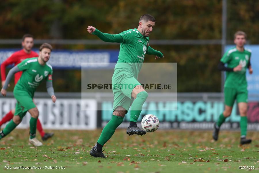 sport, action, Sportgelände, Kreisliga Würzburg Gr. 2, Gemünden-Seifriedsburg, Fussball, FVT, FVGS, FV Thüngersheim, FV Gemünden/Seifriedsburg, BFV, 26.10.2025, 15. Spieltag - Bild-ID: 2519633