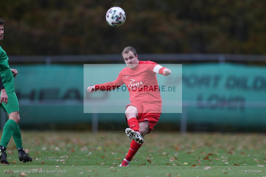 sport, action, Sportgelände, Kreisliga Würzburg Gr. 2, Gemünden-Seifriedsburg, Fussball, FVT, FVGS, FV Thüngersheim, FV Gemünden/Seifriedsburg, BFV, 26.10.2025, 15. Spieltag - Bild-ID: 2519654