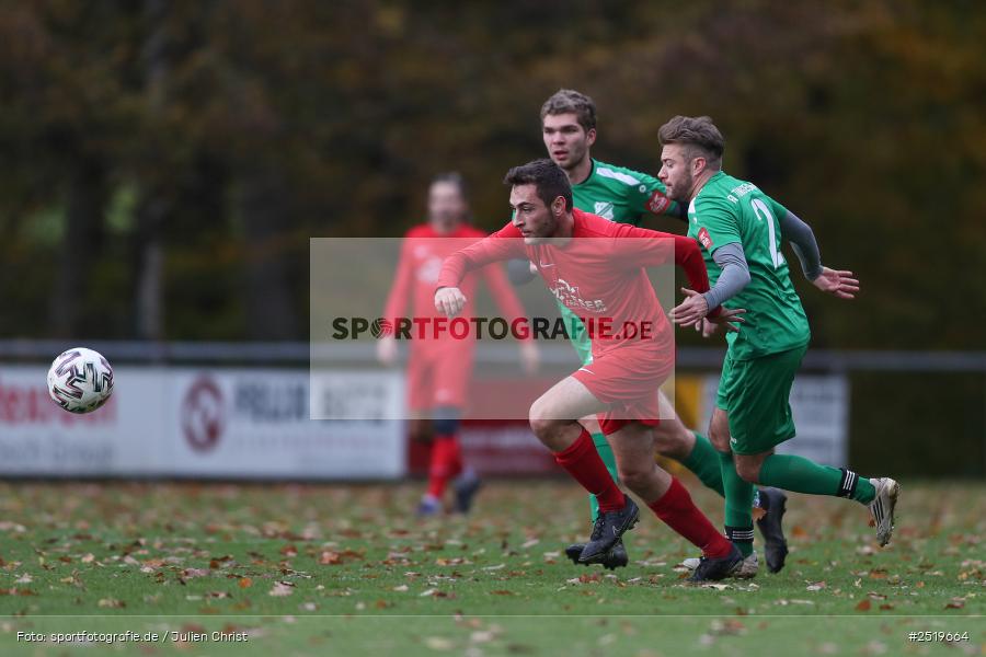 sport, action, Sportgelände, Kreisliga Würzburg Gr. 2, Gemünden-Seifriedsburg, Fussball, FVT, FVGS, FV Thüngersheim, FV Gemünden/Seifriedsburg, BFV, 26.10.2025, 15. Spieltag - Bild-ID: 2519664