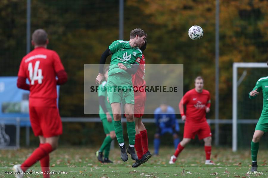 sport, action, Sportgelände, Kreisliga Würzburg Gr. 2, Gemünden-Seifriedsburg, Fussball, FVT, FVGS, FV Thüngersheim, FV Gemünden/Seifriedsburg, BFV, 26.10.2025, 15. Spieltag - Bild-ID: 2519666