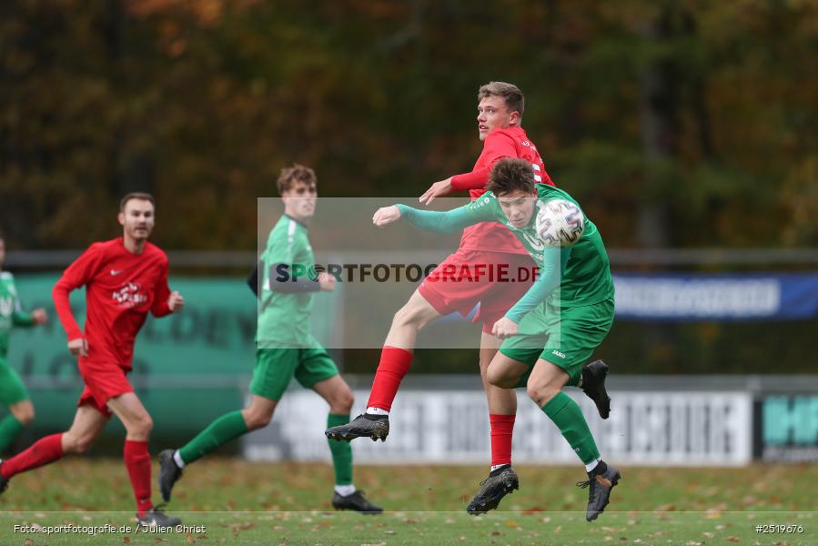sport, action, Sportgelände, Kreisliga Würzburg Gr. 2, Gemünden-Seifriedsburg, Fussball, FVT, FVGS, FV Thüngersheim, FV Gemünden/Seifriedsburg, BFV, 26.10.2025, 15. Spieltag - Bild-ID: 2519676