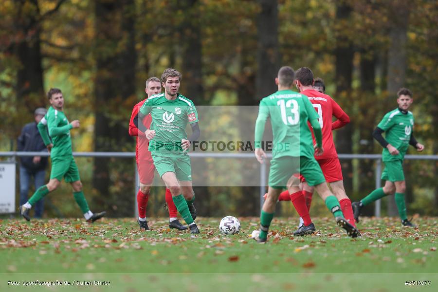 sport, action, Sportgelände, Kreisliga Würzburg Gr. 2, Gemünden-Seifriedsburg, Fussball, FVT, FVGS, FV Thüngersheim, FV Gemünden/Seifriedsburg, BFV, 26.10.2025, 15. Spieltag - Bild-ID: 2519677