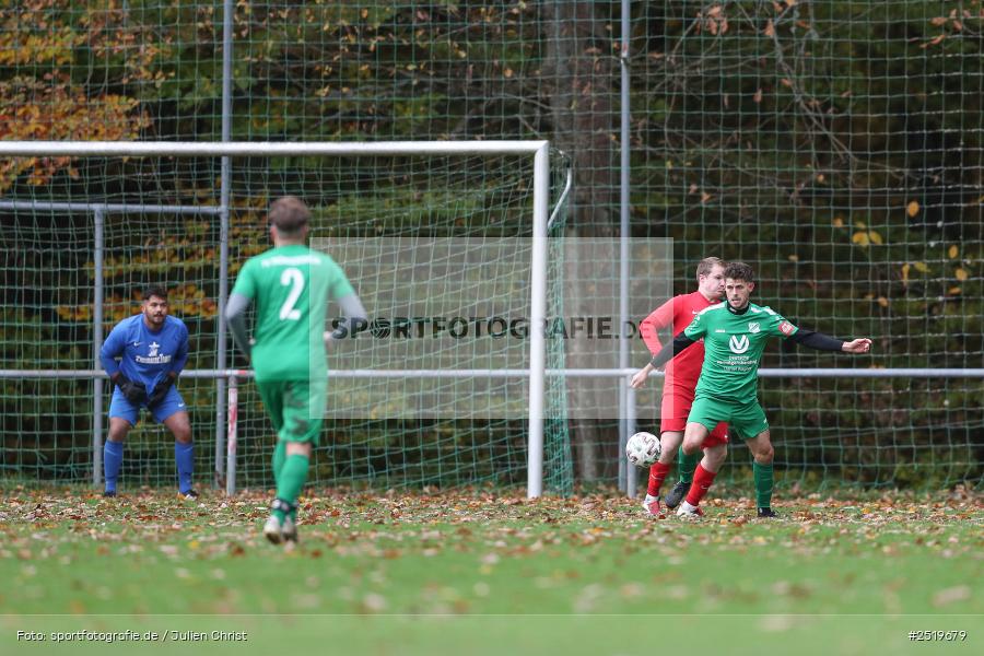 sport, action, Sportgelände, Kreisliga Würzburg Gr. 2, Gemünden-Seifriedsburg, Fussball, FVT, FVGS, FV Thüngersheim, FV Gemünden/Seifriedsburg, BFV, 26.10.2025, 15. Spieltag - Bild-ID: 2519679