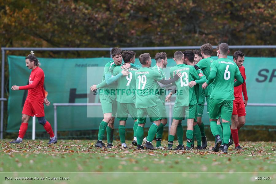 sport, action, Sportgelände, Kreisliga Würzburg Gr. 2, Gemünden-Seifriedsburg, Fussball, FVT, FVGS, FV Thüngersheim, FV Gemünden/Seifriedsburg, BFV, 26.10.2025, 15. Spieltag - Bild-ID: 2519691