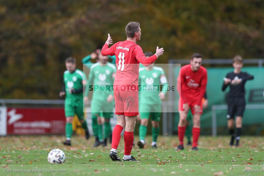sport, action, Sportgelände, Kreisliga Würzburg Gr. 2, Gemünden-Seifriedsburg, Fussball, FVT, FVGS, FV Thüngersheim, FV Gemünden/Seifriedsburg, BFV, 26.10.2025, 15. Spieltag - Bild-ID: 2519693
