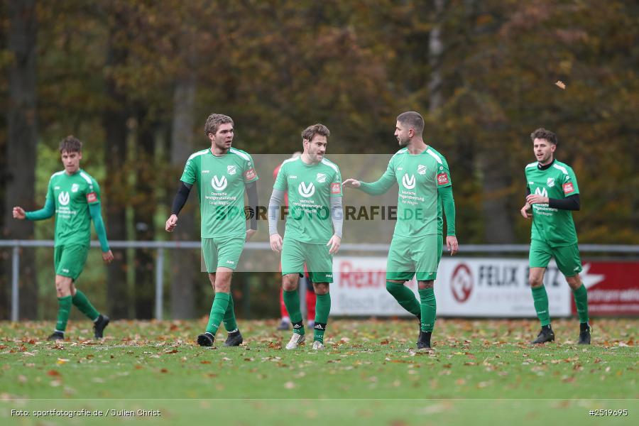 sport, action, Sportgelände, Kreisliga Würzburg Gr. 2, Gemünden-Seifriedsburg, Fussball, FVT, FVGS, FV Thüngersheim, FV Gemünden/Seifriedsburg, BFV, 26.10.2025, 15. Spieltag - Bild-ID: 2519695