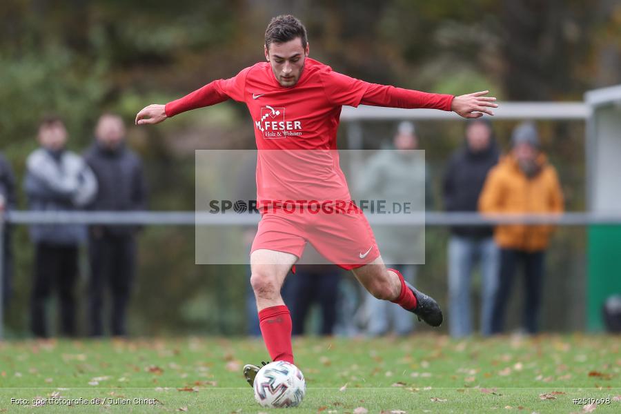 sport, action, Sportgelände, Kreisliga Würzburg Gr. 2, Gemünden-Seifriedsburg, Fussball, FVT, FVGS, FV Thüngersheim, FV Gemünden/Seifriedsburg, BFV, 26.10.2025, 15. Spieltag - Bild-ID: 2519698