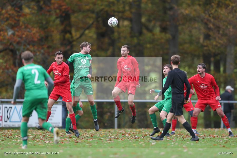 sport, action, Sportgelände, Kreisliga Würzburg Gr. 2, Gemünden-Seifriedsburg, Fussball, FVT, FVGS, FV Thüngersheim, FV Gemünden/Seifriedsburg, BFV, 26.10.2025, 15. Spieltag - Bild-ID: 2519699