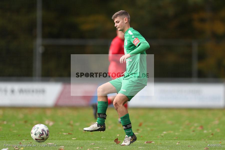 sport, action, Sportgelände, Kreisliga Würzburg Gr. 2, Gemünden-Seifriedsburg, Fussball, FVT, FVGS, FV Thüngersheim, FV Gemünden/Seifriedsburg, BFV, 26.10.2025, 15. Spieltag - Bild-ID: 2519705