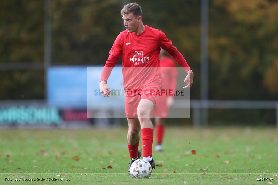sport, action, Sportgelände, Kreisliga Würzburg Gr. 2, Gemünden-Seifriedsburg, Fussball, FVT, FVGS, FV Thüngersheim, FV Gemünden/Seifriedsburg, BFV, 26.10.2025, 15. Spieltag - Bild-ID: 2519709