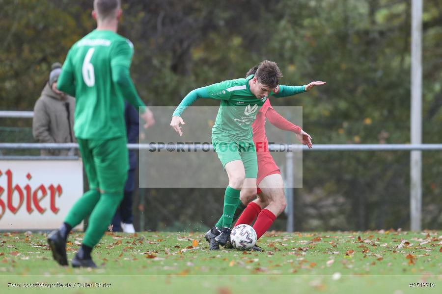 sport, action, Sportgelände, Kreisliga Würzburg Gr. 2, Gemünden-Seifriedsburg, Fussball, FVT, FVGS, FV Thüngersheim, FV Gemünden/Seifriedsburg, BFV, 26.10.2025, 15. Spieltag - Bild-ID: 2519716