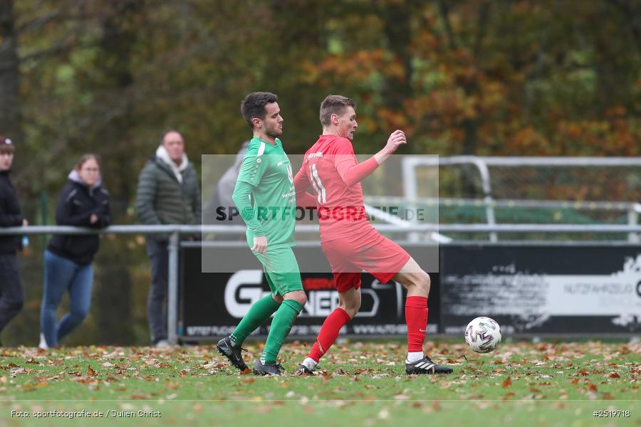 sport, action, Sportgelände, Kreisliga Würzburg Gr. 2, Gemünden-Seifriedsburg, Fussball, FVT, FVGS, FV Thüngersheim, FV Gemünden/Seifriedsburg, BFV, 26.10.2025, 15. Spieltag - Bild-ID: 2519718