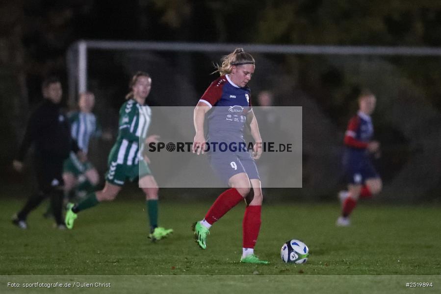 sport, action, Sportgelände, SVV, SV Veitshöchheim, Karsbach, Fussball, FFC Adelsberg-Karsbach, FFC, Bezirksoberliga Frauen, BFV, 4. Spieltag, 29.10.2025 - Bild-ID: 2519894