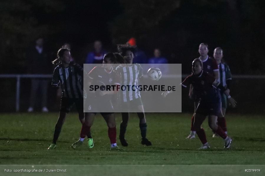 sport, action, Sportgelände, SVV, SV Veitshöchheim, Karsbach, Fussball, FFC Adelsberg-Karsbach, FFC, Bezirksoberliga Frauen, BFV, 4. Spieltag, 29.10.2025 - Bild-ID: 2519919