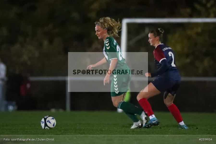 sport, action, Sportgelände, SVV, SV Veitshöchheim, Karsbach, Fussball, FFC Adelsberg-Karsbach, FFC, Bezirksoberliga Frauen, BFV, 4. Spieltag, 29.10.2025 - Bild-ID: 2519934