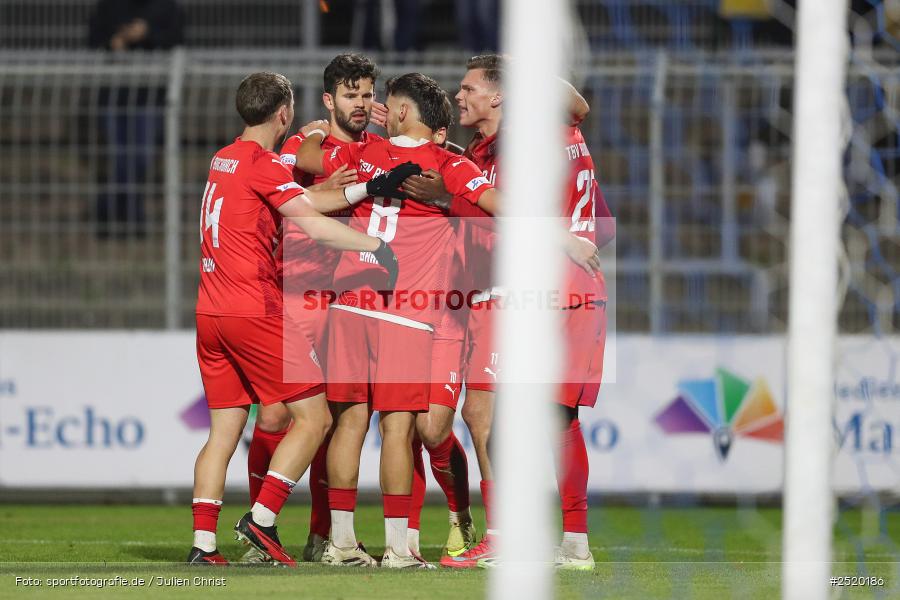 sport, action, TSV Buchbach, TSV, Stadion am Schönbusch, SVA, SV Viktoria Aschaffenburg, Regionalliga Bayern, Fussball, BFV, Aschaffenburg, 31.10.2025, 16. Spieltag - Bild-ID: 2520186