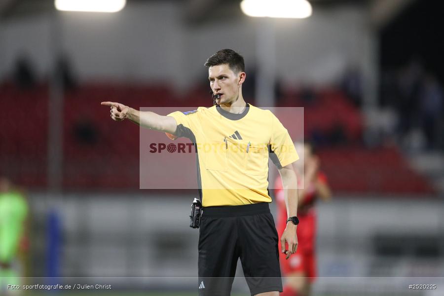 sport, action, TSV Buchbach, TSV, Stadion am Schönbusch, SVA, SV Viktoria Aschaffenburg, Regionalliga Bayern, Fussball, BFV, Aschaffenburg, 31.10.2025, 16. Spieltag - Bild-ID: 2520225