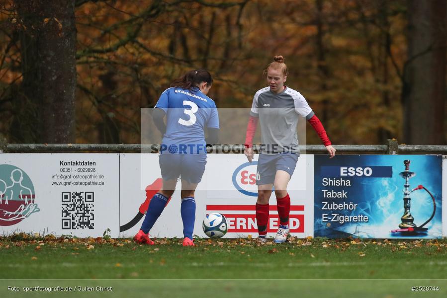 sport, action, Sportgelände, Fussball, FFC Adelsberg-Karsbach, FFC, DJK Stadelschwarzach, DJK, Bezirksoberliga Frauen, BFV, Adelsberg, 8. Spieltag, 02.11.2025 - Bild-ID: 2520744