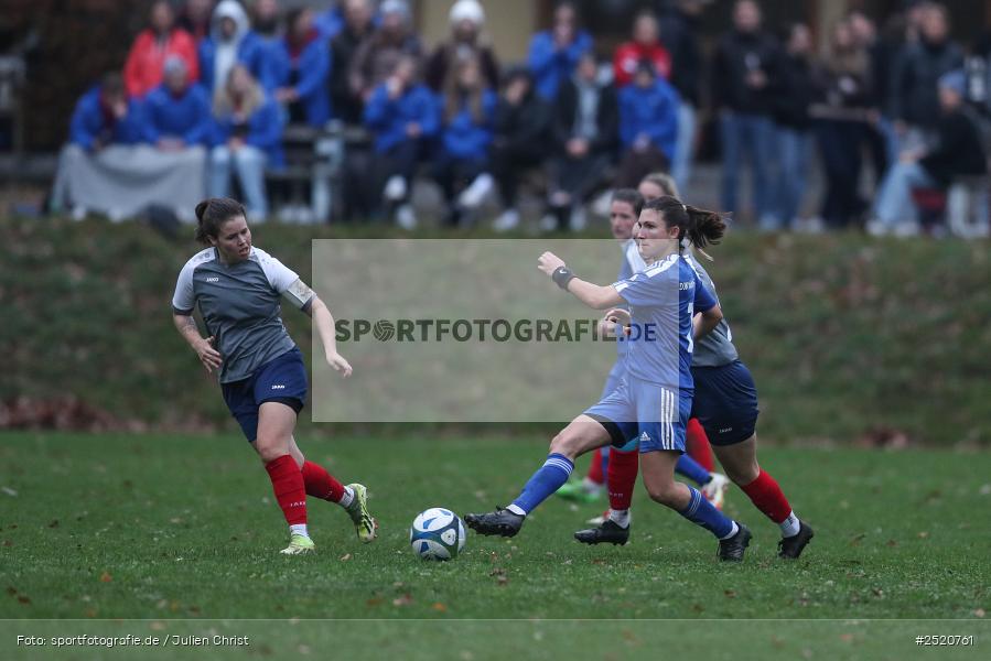 sport, action, Sportgelände, Fussball, FFC Adelsberg-Karsbach, FFC, DJK Stadelschwarzach, DJK, Bezirksoberliga Frauen, BFV, Adelsberg, 8. Spieltag, 02.11.2025 - Bild-ID: 2520761