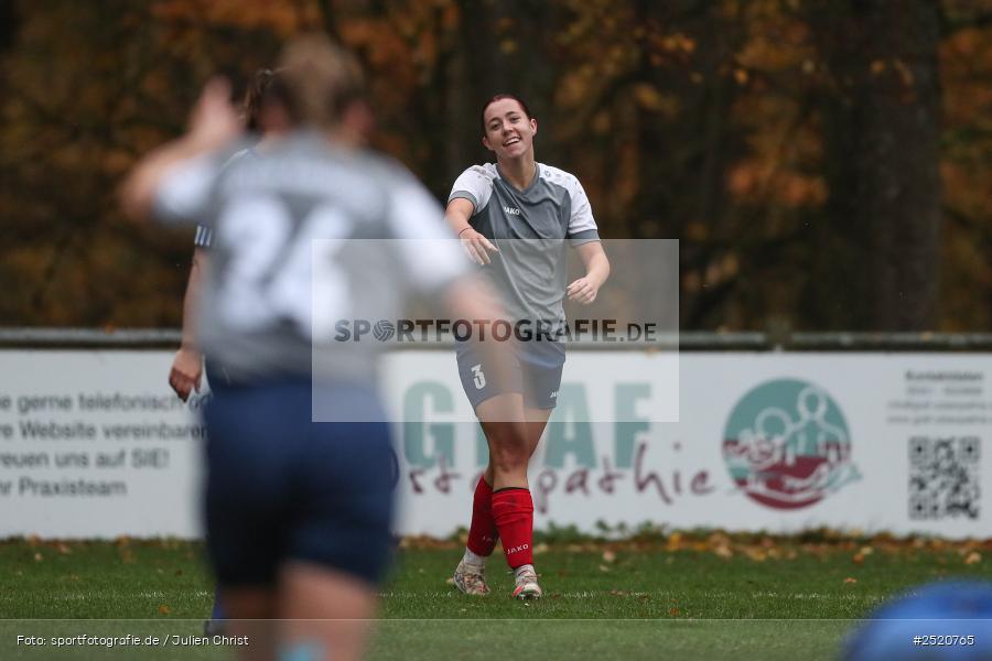 sport, action, Sportgelände, Fussball, FFC Adelsberg-Karsbach, FFC, DJK Stadelschwarzach, DJK, Bezirksoberliga Frauen, BFV, Adelsberg, 8. Spieltag, 02.11.2025 - Bild-ID: 2520765