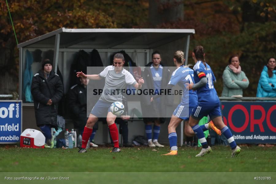 sport, action, Sportgelände, Fussball, FFC Adelsberg-Karsbach, FFC, DJK Stadelschwarzach, DJK, Bezirksoberliga Frauen, BFV, Adelsberg, 8. Spieltag, 02.11.2025 - Bild-ID: 2520785