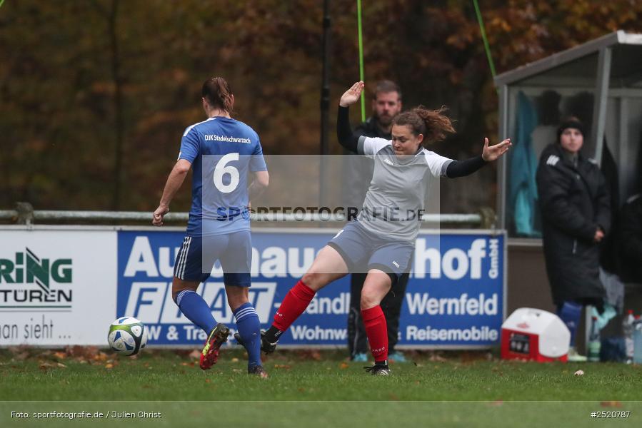 sport, action, Sportgelände, Fussball, FFC Adelsberg-Karsbach, FFC, DJK Stadelschwarzach, DJK, Bezirksoberliga Frauen, BFV, Adelsberg, 8. Spieltag, 02.11.2025 - Bild-ID: 2520787