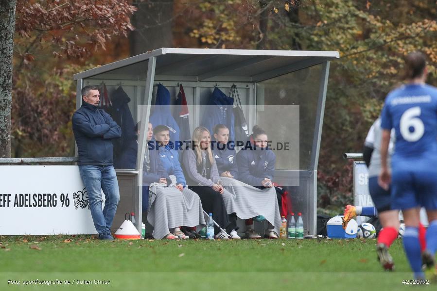 sport, action, Sportgelände, Fussball, FFC Adelsberg-Karsbach, FFC, DJK Stadelschwarzach, DJK, Bezirksoberliga Frauen, BFV, Adelsberg, 8. Spieltag, 02.11.2025 - Bild-ID: 2520792
