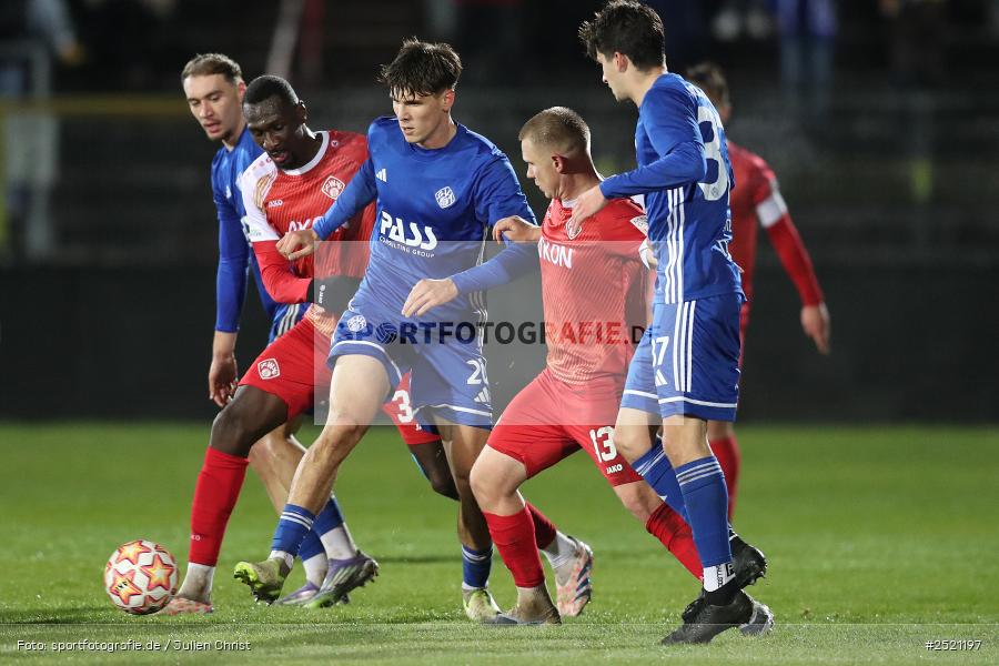 AKON Arena, Würzburg, 04.11.2025, sport, action, Fussball, BFV, Viertelfinale, BFV-Verbandspokal, SVA, FWK, SV Viktoria Aschaffenburg, FC Würzburger Kickers - Bild-ID: 2521197