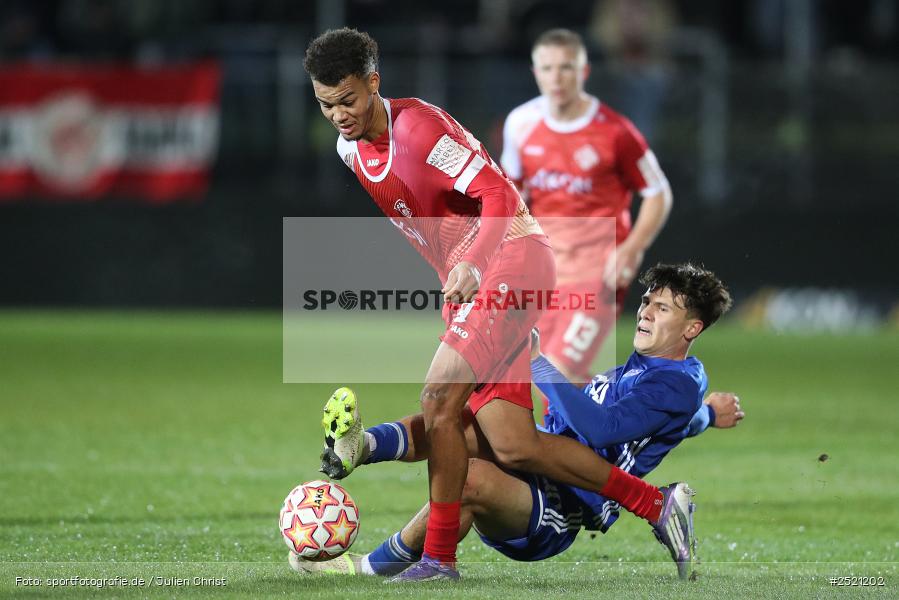 AKON Arena, Würzburg, 04.11.2025, sport, action, Fussball, BFV, Viertelfinale, BFV-Verbandspokal, SVA, FWK, SV Viktoria Aschaffenburg, FC Würzburger Kickers - Bild-ID: 2521202
