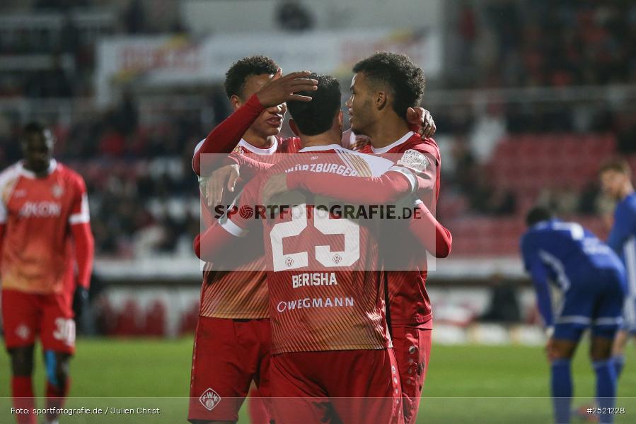 sport, action, Würzburg, Viertelfinale, SVA, SV Viktoria Aschaffenburg, Fussball, FWK, FC Würzburger Kickers, BFV-Verbandspokal, BFV, AKON Arena, 04.11.2025 - Bild-ID: 2521228