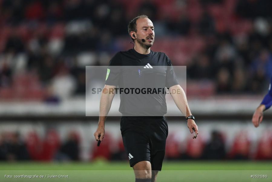 sport, action, Würzburg, Viertelfinale, SVA, SV Viktoria Aschaffenburg, Fussball, FWK, FC Würzburger Kickers, BFV-Verbandspokal, BFV, AKON Arena, 04.11.2025 - Bild-ID: 2521280
