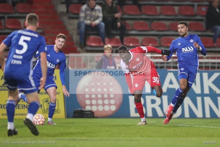 sport, action, Würzburg, Viertelfinale, SVA, SV Viktoria Aschaffenburg, Fussball, FWK, FC Würzburger Kickers, BFV-Verbandspokal, BFV, AKON Arena, 04.11.2025 - Bild-ID: 2521314