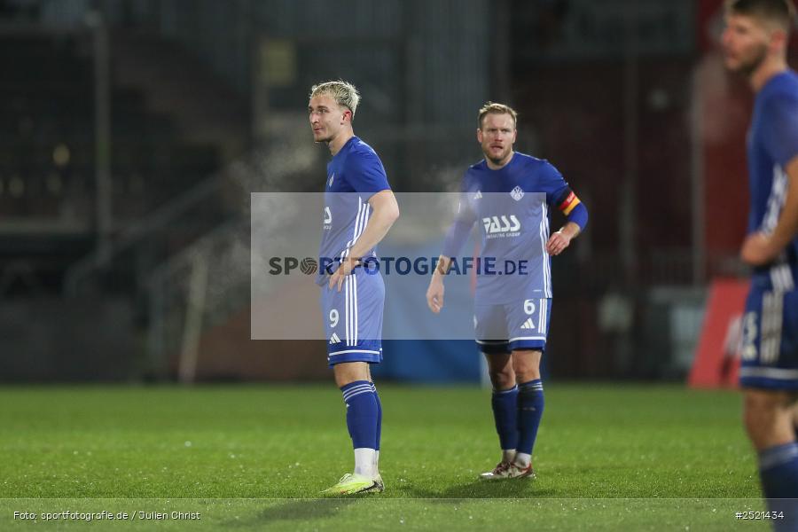 sport, action, Würzburg, Viertelfinale, SVA, SV Viktoria Aschaffenburg, Fussball, FWK, FC Würzburger Kickers, BFV-Verbandspokal, BFV, AKON Arena, 04.11.2025 - Bild-ID: 2521434
