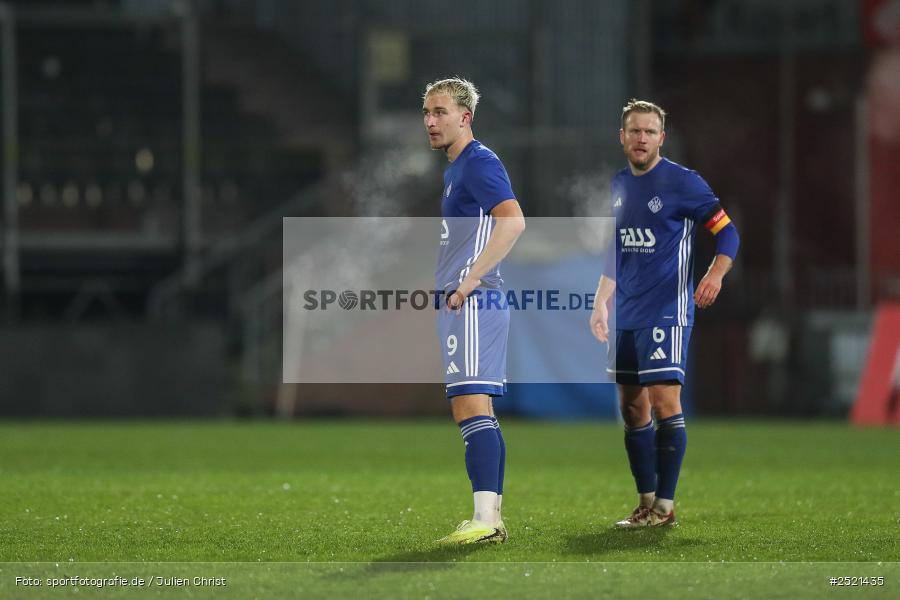 sport, action, Würzburg, Viertelfinale, SVA, SV Viktoria Aschaffenburg, Fussball, FWK, FC Würzburger Kickers, BFV-Verbandspokal, BFV, AKON Arena, 04.11.2025 - Bild-ID: 2521435