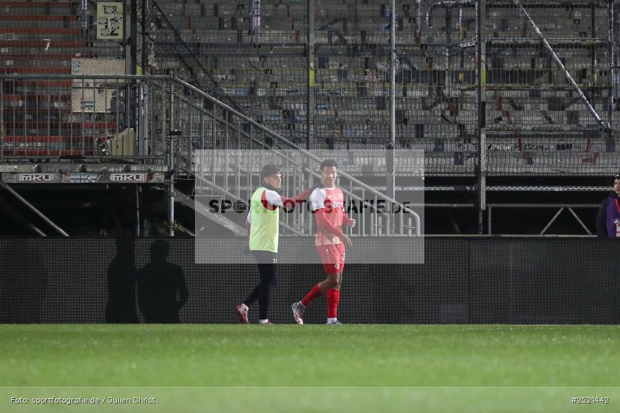 sport, action, Würzburg, Viertelfinale, SVA, SV Viktoria Aschaffenburg, Fussball, FWK, FC Würzburger Kickers, BFV-Verbandspokal, BFV, AKON Arena, 04.11.2025 - Bild-ID: 2521442