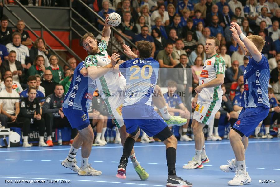 Untermainhalle, Elsenfeld, 05.11.2025, sport, action, Handball, DHB, Achtelfinale, DHB-Pokal, SCM, TVG, SC Magdeburg, TV Großwallstadt - Bild-ID: 2521714