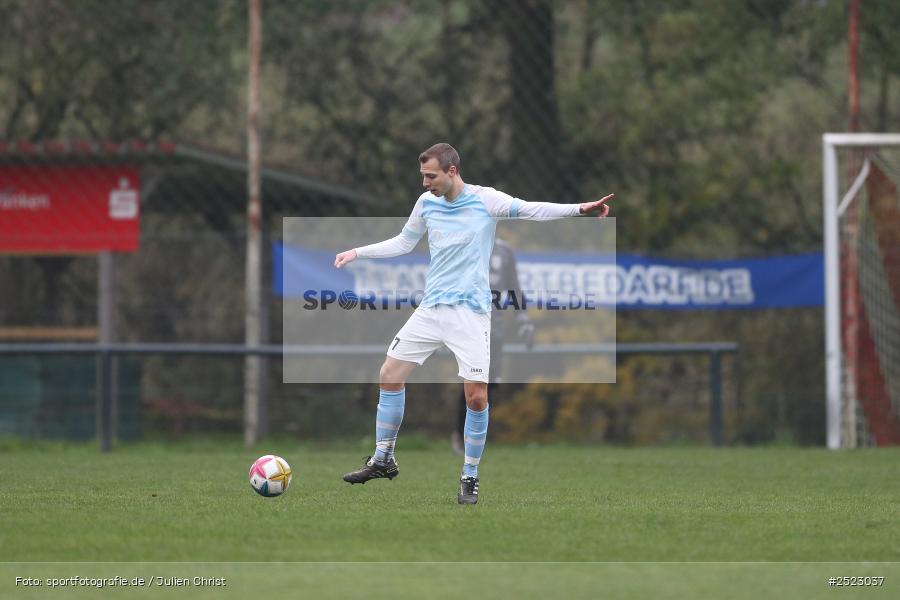 Sportgelände, Karsbach, 09.11.2025, sport, action, Fusball, BFV, 17. Spieltag, Kreisklasse Würzburg Gr. 3, SV Trennfeld, SG1 FC Karsbach - Bild-ID: 2523037