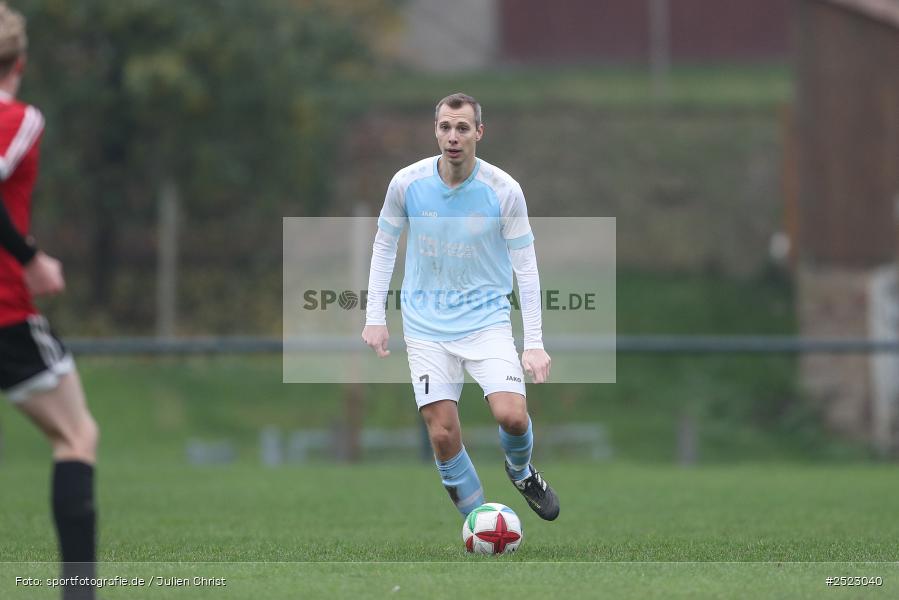 Sportgelände, Karsbach, 09.11.2025, sport, action, Fusball, BFV, 17. Spieltag, Kreisklasse Würzburg Gr. 3, SV Trennfeld, SG1 FC Karsbach - Bild-ID: 2523040
