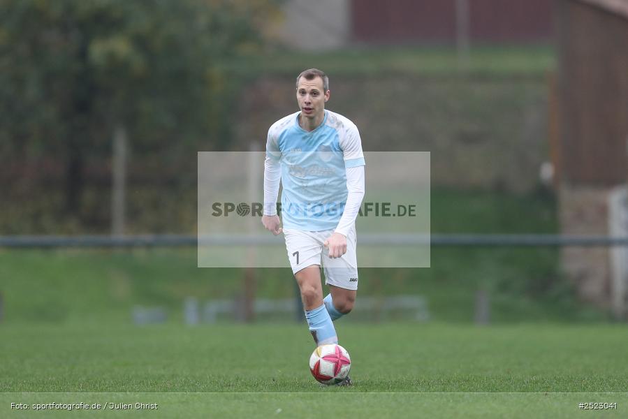 Sportgelände, Karsbach, 09.11.2025, sport, action, Fusball, BFV, 17. Spieltag, Kreisklasse Würzburg Gr. 3, SV Trennfeld, SG1 FC Karsbach - Bild-ID: 2523041